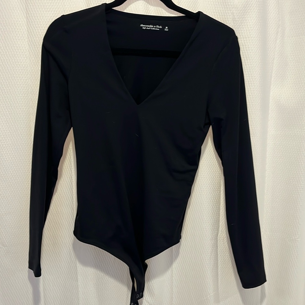 Soft A&F Matte V-neck Seamless Black Bodysuit | Abercrombie